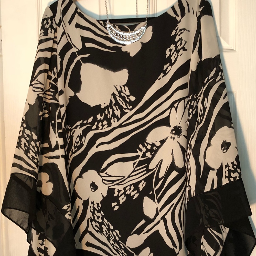Women’s sheer flower lined top